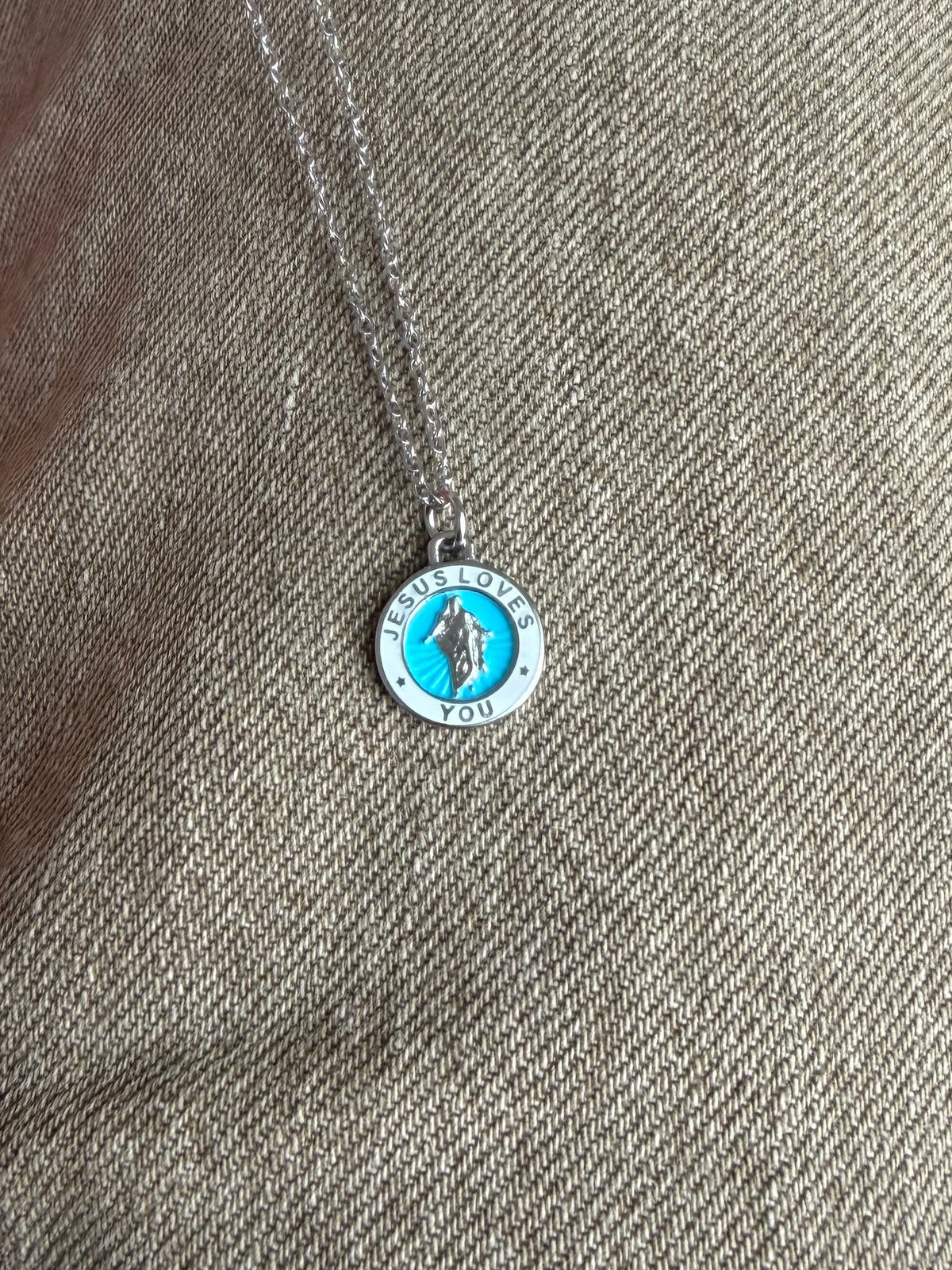 JLY NECKLACE | SKY / SNOW