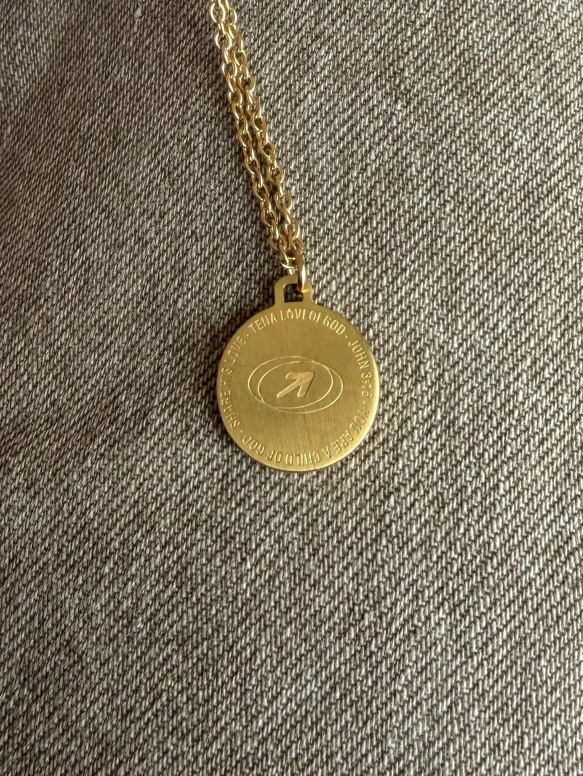 JLY NECKLACE | SCARLETT / SNOW