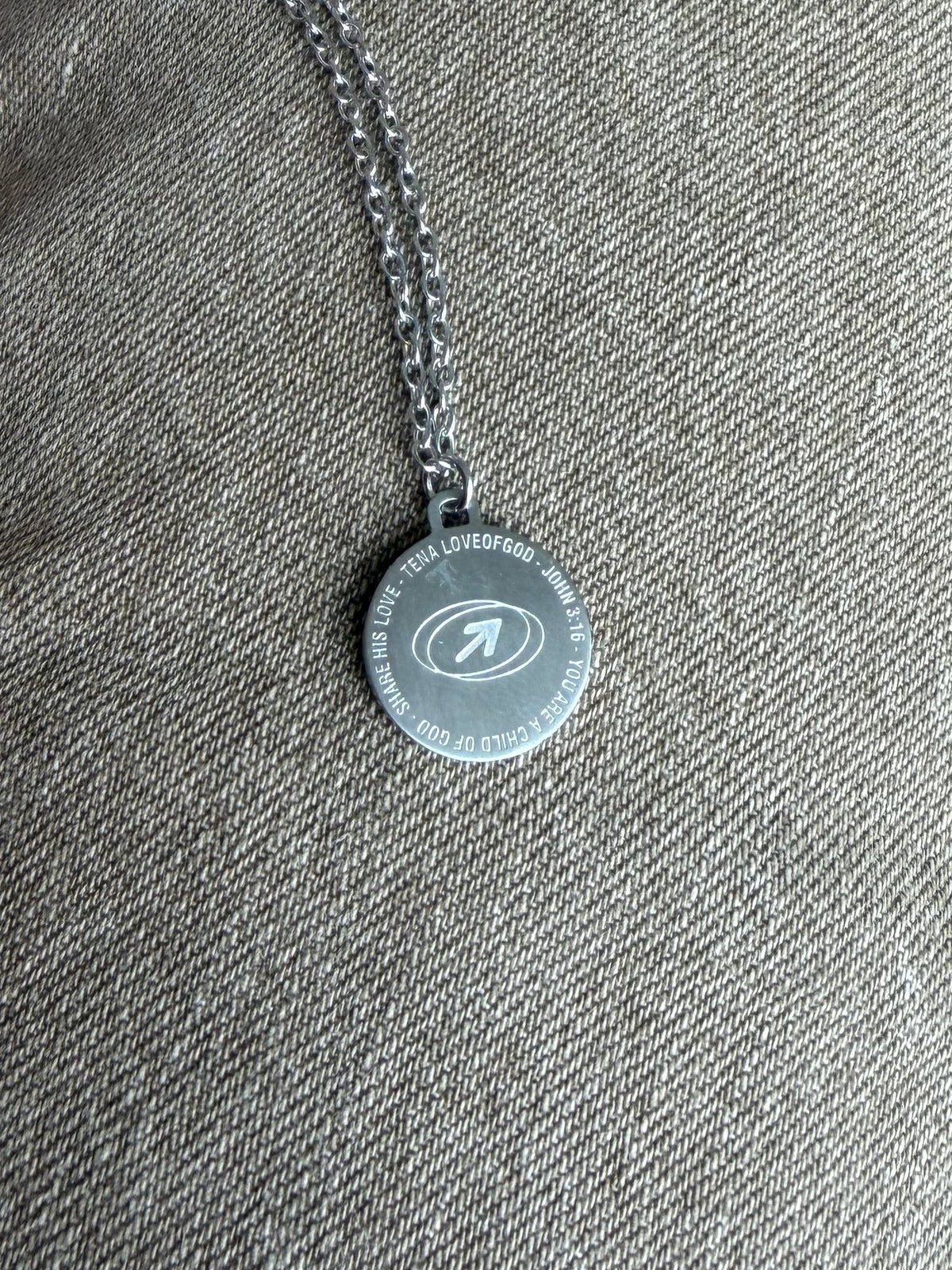 JLY NECKLACE | SKY / SNOW