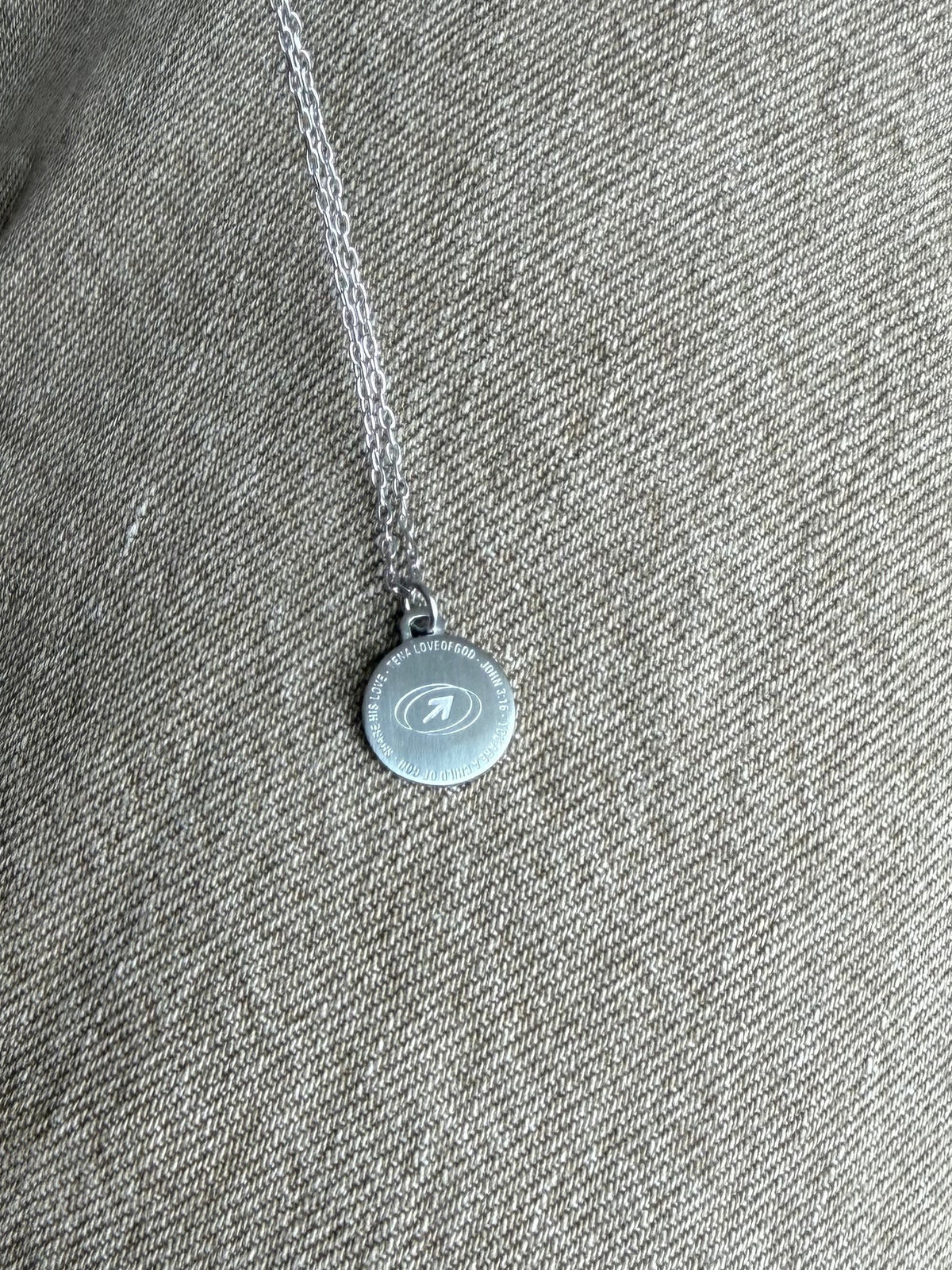 JLY NECKLACE | SILVER / SNOW