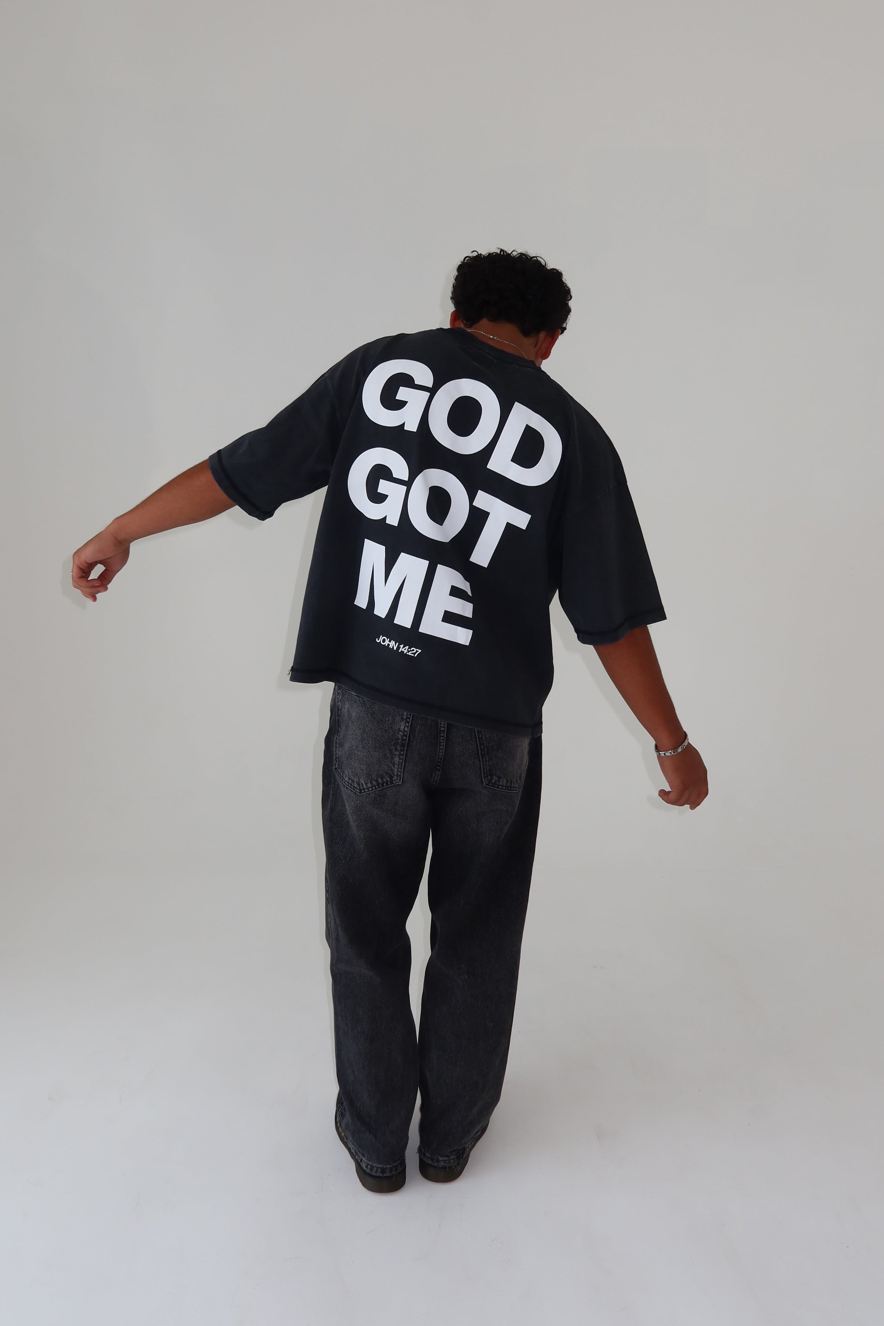*PRE-ORDER* (9 WEEKS) - GGM CROP TEE | ASH