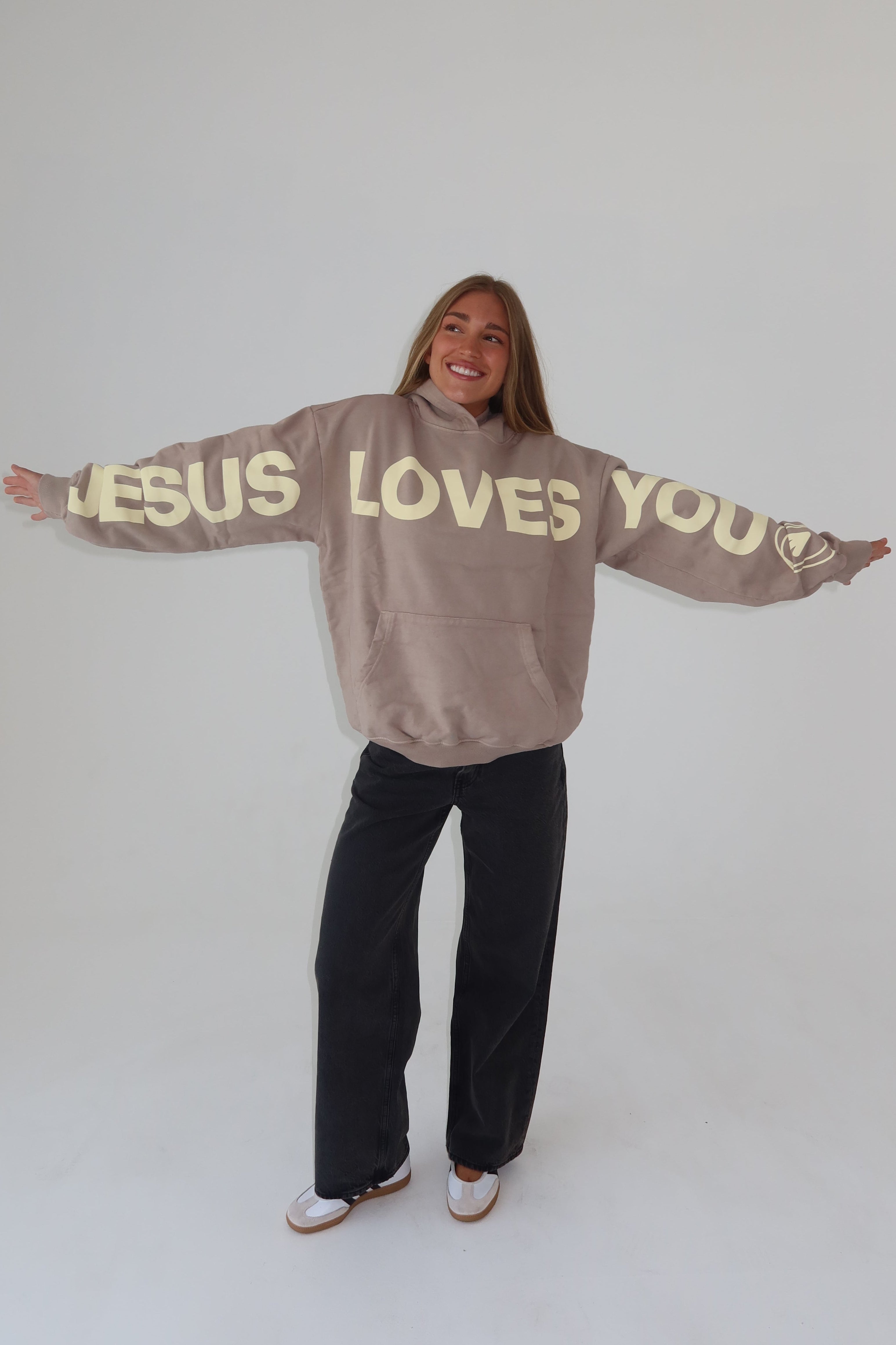 HUG HOOD | MANNA