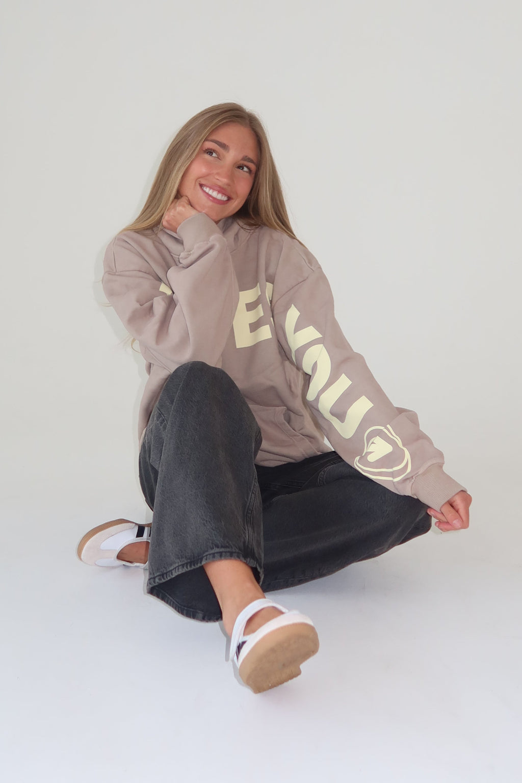 HUG HOOD | MANNA