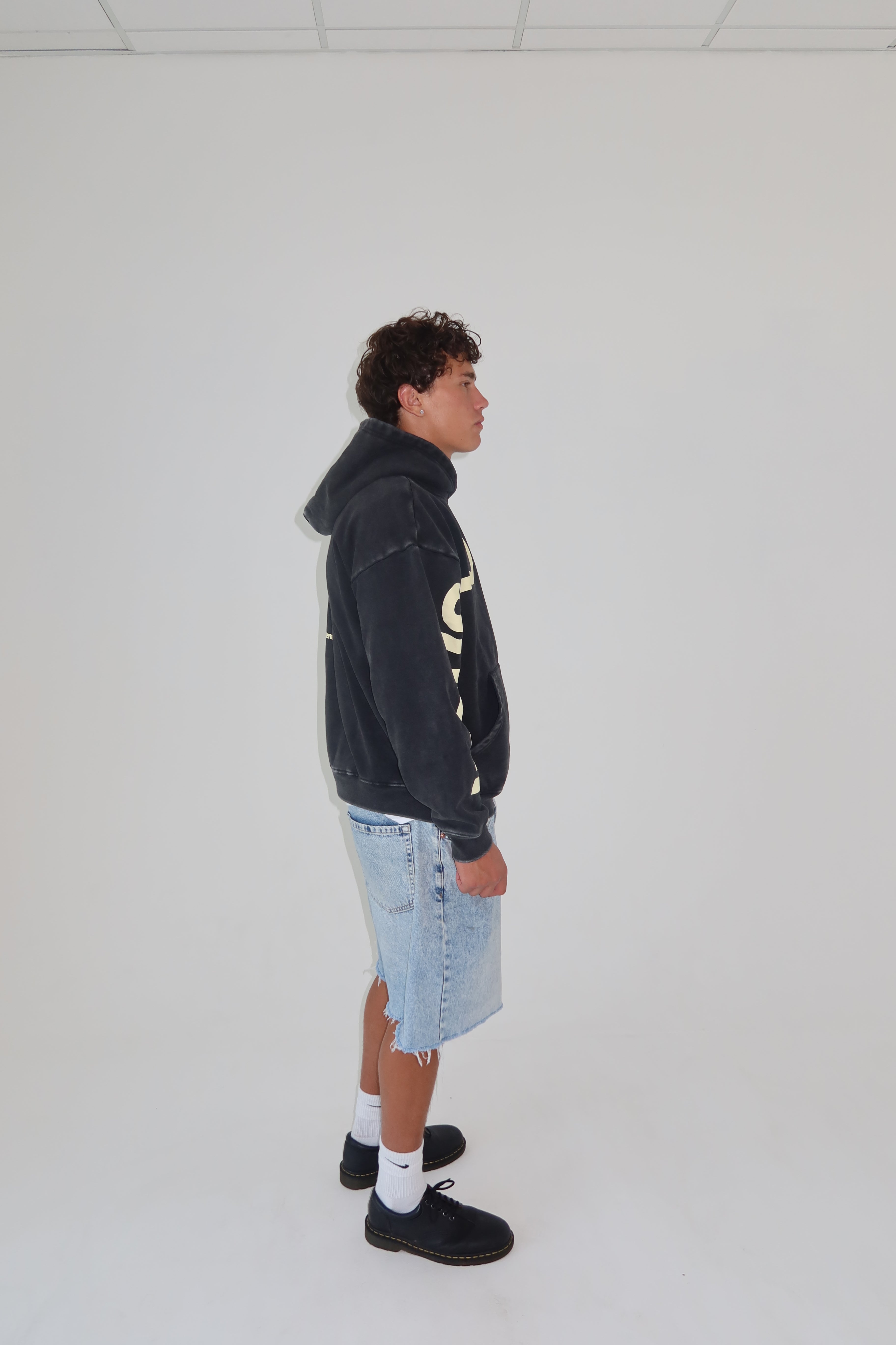 HUG HOOD | ASH