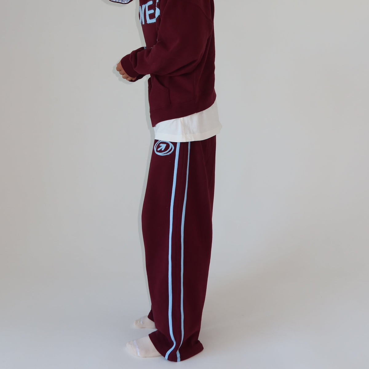 HUG SWEATPANTS | SKYBERRY (3 WEEKS)