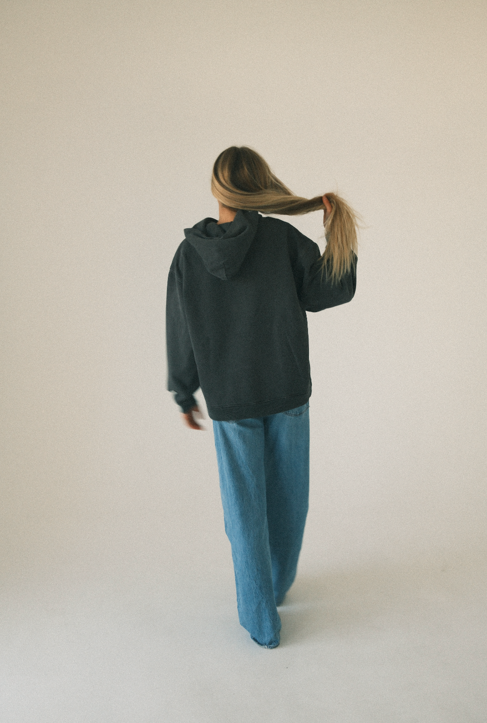 HUG HOOD | ASH