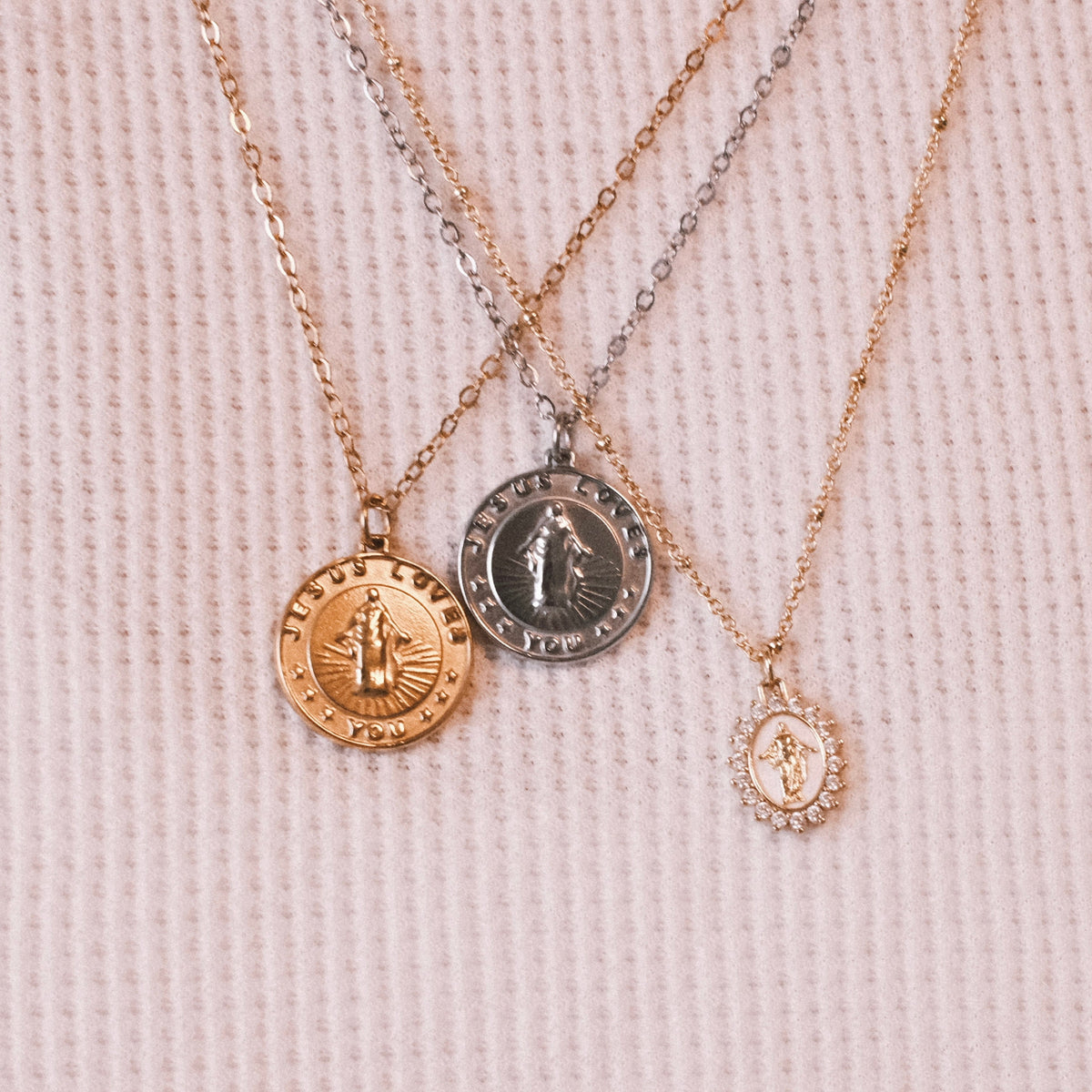JLY NECKLACE | GOLD